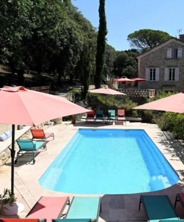 Couette-café Chambre La Duchesse 800m centre Nyons - SPA - Piscine chauffée - Jacuzzi - Sauna - Massage