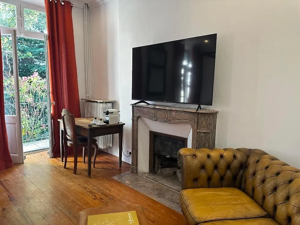 Chambre La Duchesse 800m centre Nyons - SPA - Piscine chauffée - Jacuzzi - Sauna - Massage Couette-café